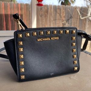 MICHEAL KORS stud crossbody